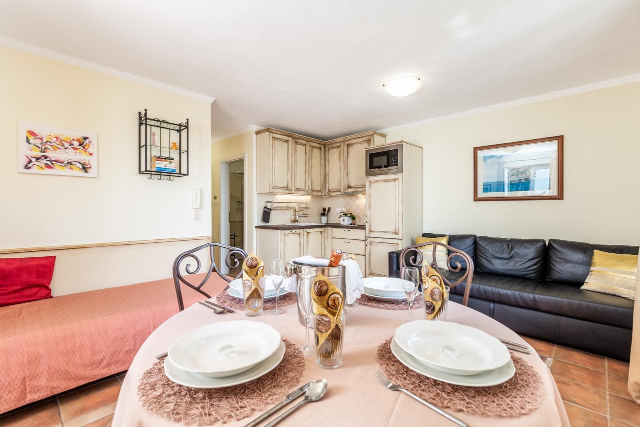 רייקה Apartments Villa Nora מראה חיצוני תמונה